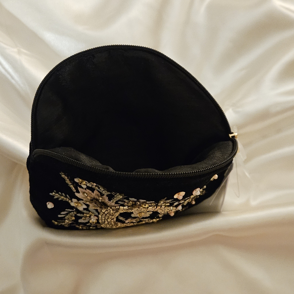 Floral Embroidered Black Velvet Pouch Monogram C - Picture 4 of 7